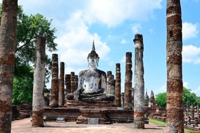 1 Day Sukhothai Historical Park from Chiang Mai Private Tour - Private guide quality: context, care, and smart small fixes