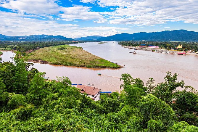 2-Day Best of Chiang Rai from Chiang Mai Private Package - Day 1 in Chiang Rai: White Temple, Black House, and the city tour that sets context