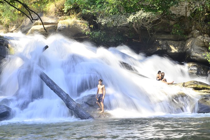 2 Days Hiking Tour in Chiang Mai - Day 2 starts with local breakfast and keeps you moving