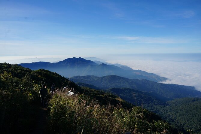 2- Days in Doi Inthanon National Park - Mae Pan Waterfall: a short hike that starts hard