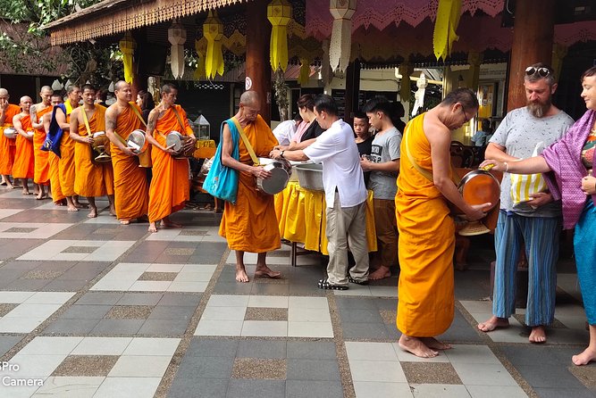 4 highlights: Sticky Waterfall/Elephants/local market /Wat Banden - Wat Banden: temple beauty with a spiritual focus