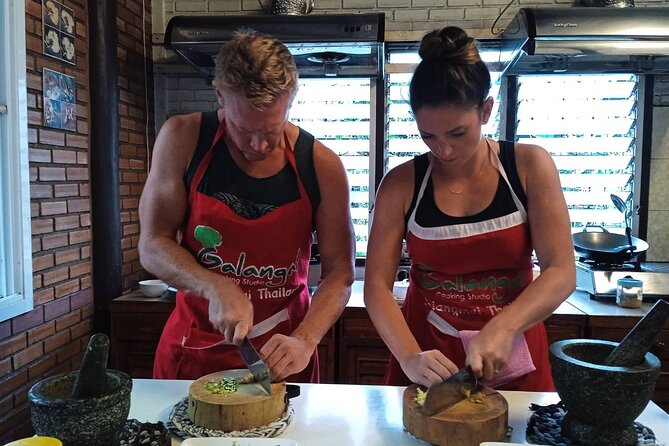 5 Hour Morning Thai Cooking Course - Hotel pickup, mobile ticket, and a morning that runs on time