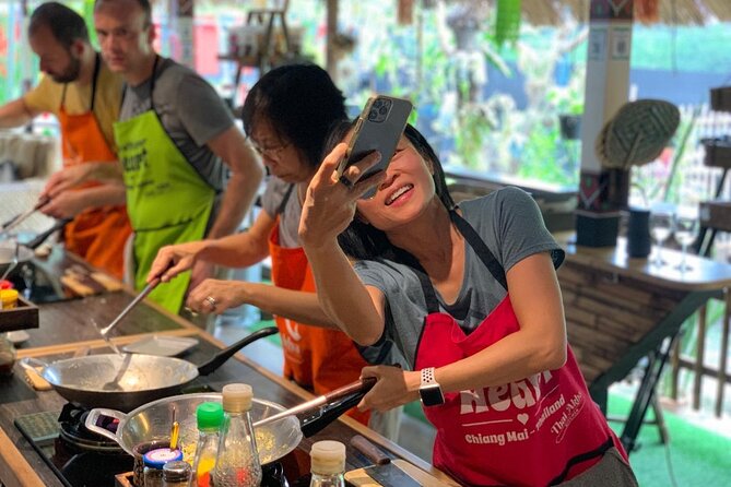 6-Hour Akha Tribe Culture and Cooking Class in Chiang Mai - From Wat Pan Whean to the local market: getting the ingredients the Thai way