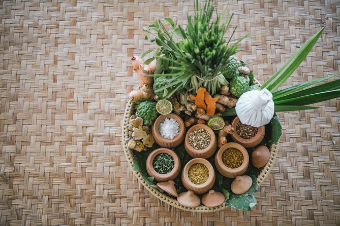 90 mins of Relaxing Foot and Back with thai balm or Oil - Price and value in Chiang Mai: what you really get for $30.78