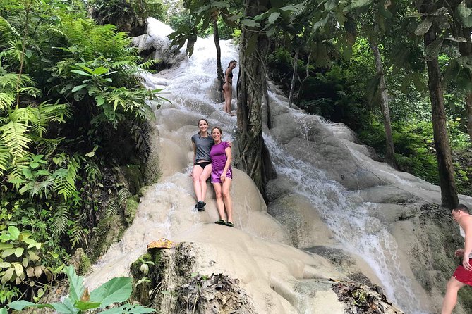 Amazing Private Tour in the Nothern (3 days 2 night ) - Wat Rong Khun, Doi Suthep, and Bua Thong Waterfalls