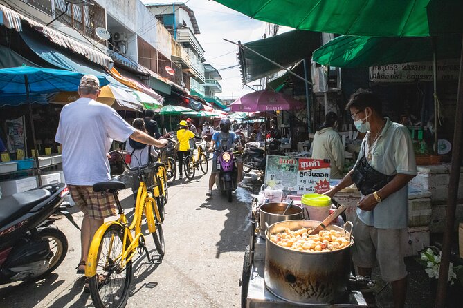Authentic Chiang Mai 4-Hour Bicycle Tour with Northern Food - Pacing, turns, and the heat reality check