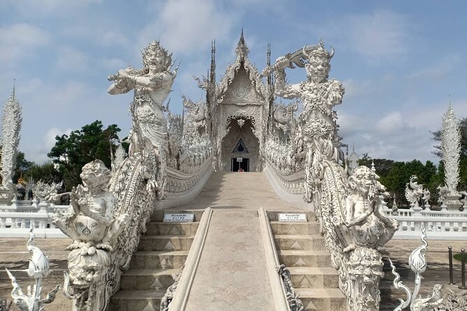 Best Places in Chiang Rai White, Blue, Big Buddha, Tea Plantation - Wat Rong Khun (White Temple): the weird-beautiful must-see stop