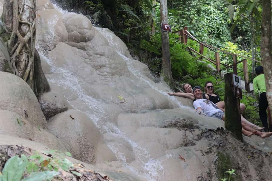 Chiang Dao Cave, Sticky Waterfall, Baan Den Temple Private - Key highlights at a glance