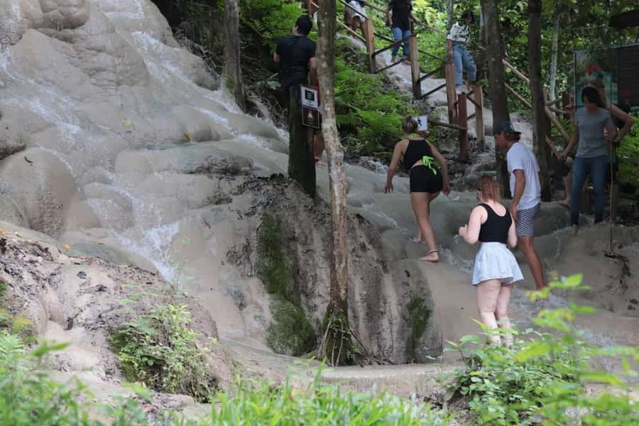 Chiang Dao Cave, Sticky Waterfall, Baan Den Temple Private - Who should book this tour, and who should skip it