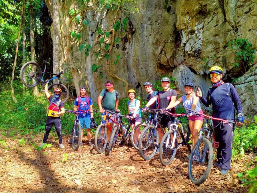 Chiang Mai: 22 km XC Mountain Biking from Sticky Waterfall - Lake-Side Lunch and the Swim You’ll Earn