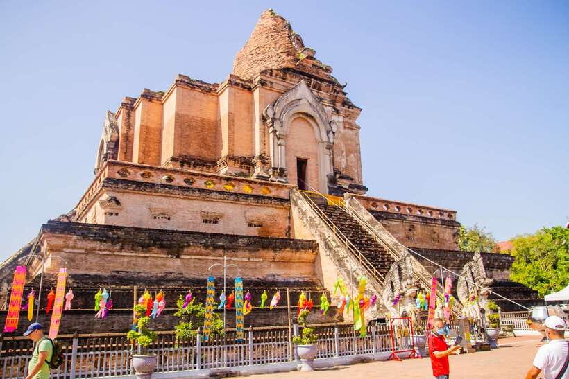 Chiang Mai: 3 Hour Old City and Temples Guided Walking Tour - Entrance fees and costs: how $16 turns into a real budget