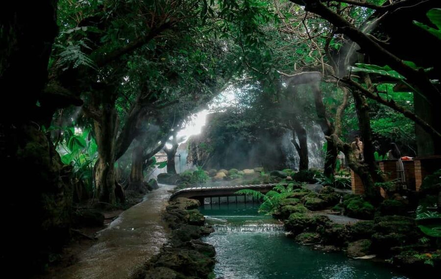Chiang Mai: Angel Waterfall & Sticky Waterfall & Wat Ban Den - What to bring and what rules to respect