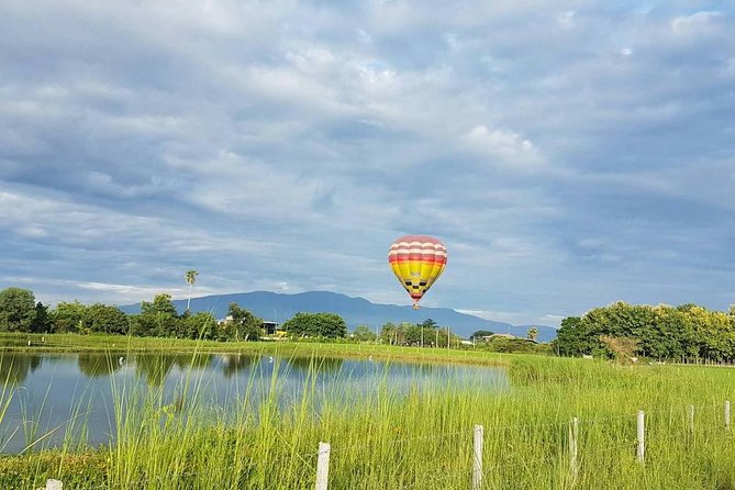 Chiang Mai Balloon Adventure: Classic Basket Balloon Ride - What the shared basket experience really feels like