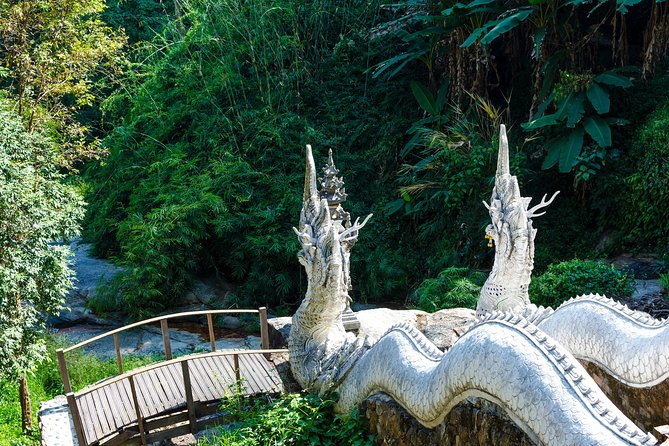 Chiang Mai Best City Tour with Doi Suthep & Iconic Temples - Pickup, AC Comfort, and the Small-Group Advantage