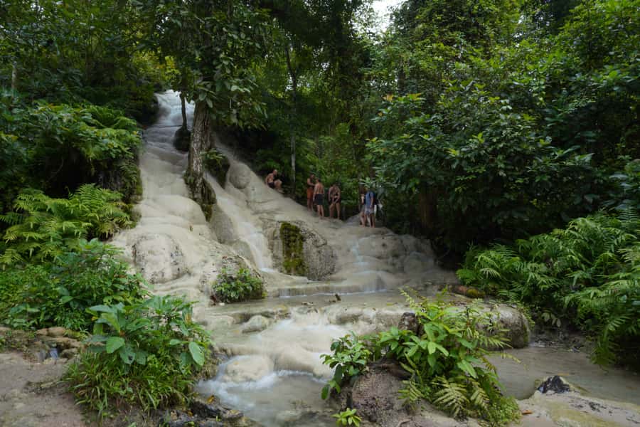 Chiang Mai: Bua Thong Sticky Waterfall & Huge Cave & Buffet - Thai buffet lunch and the timing you’ll appreciate