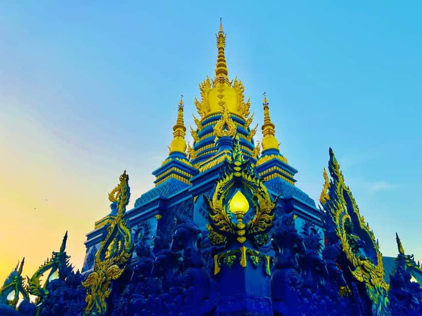 Chiang Mai: Chiang Rai Highlights in One Day - Black House (Baan Dam) or the Red Temple add-on: choose your kind of odd
