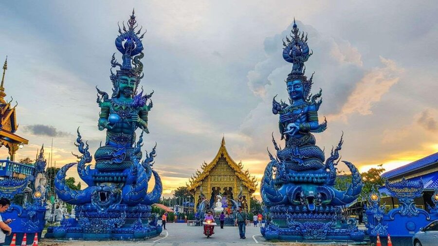 Chiang Mai: Chiang Rai Temples & Black House Discovery Tour - Mae Kachan Hot Spring: Stretch Your Legs, Not a Swim Stop