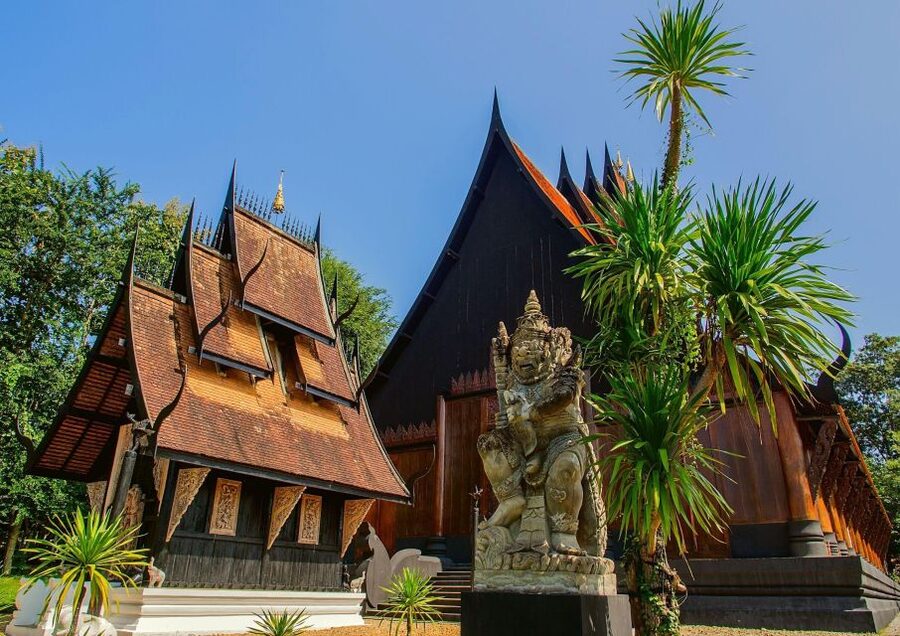 Chiang Mai: Chiang Rai Temples & Black House Discovery Tour - Baan Dam Black House Museum: Dark Architecture Meets Contemporary Thai Art