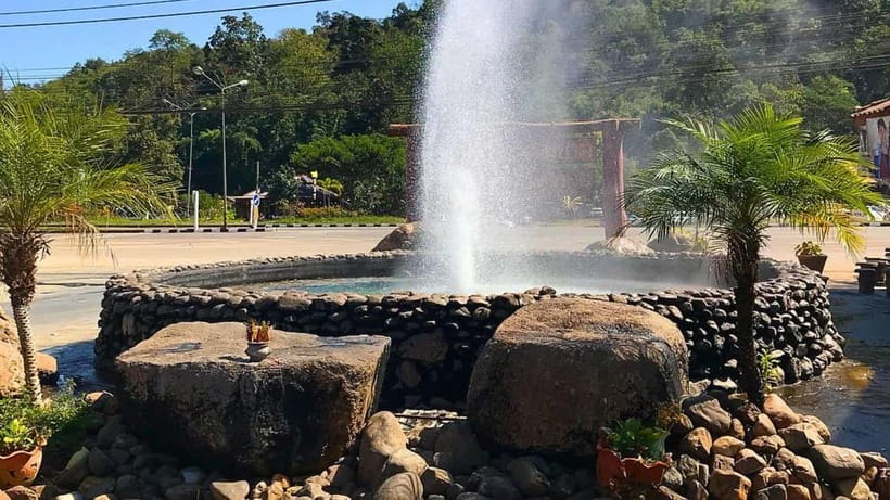 Chiang Mai: Chiang Rai Temples, Golden Triangle & Boat Tour - Who this tour fits best (and who should skip it)