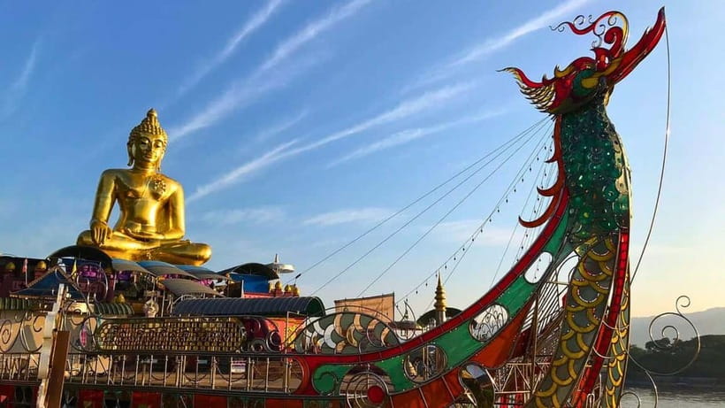 Chiang Mai: Chiang Rai Temples, Golden Triangle & Boat Tour - Wachirathan Waterfall and Kew Mae Pan hiking: the pay-off after the temples
