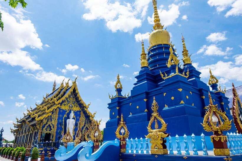Chiang Mai: Chiang Rai Temples, Karen Tribe and Hot Springs - Lunch, restroom breaks, and how the coach day is managed