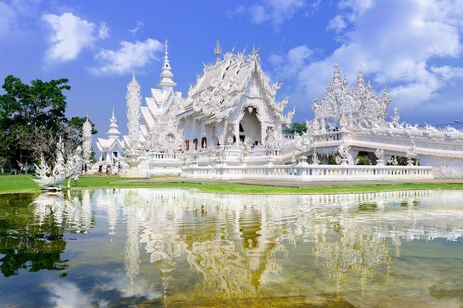 Chiang Mai-Chiang Rai:White-Black-Blue Temple-Golden Triangle-Keren-Boat Trip - Door-to-Door Pickup and a Small Van: What That Changes