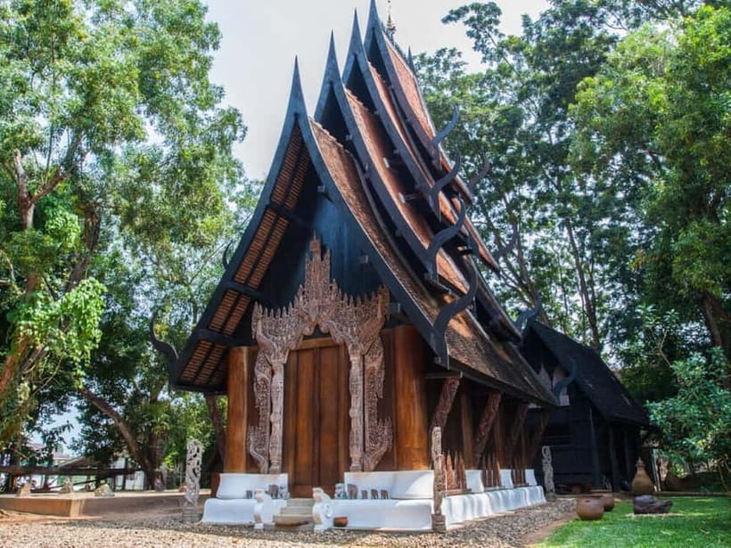 Chiang Mai: Chiang Rai White, Blue & Black Temples Day Tour - How the guide style changes the day (and why it matters)