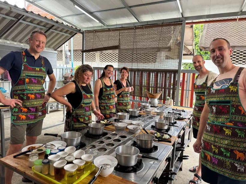 Chiang Mai: Cooking Class with Market and Pickup - Should you book this cooking class in Chiang Mai?