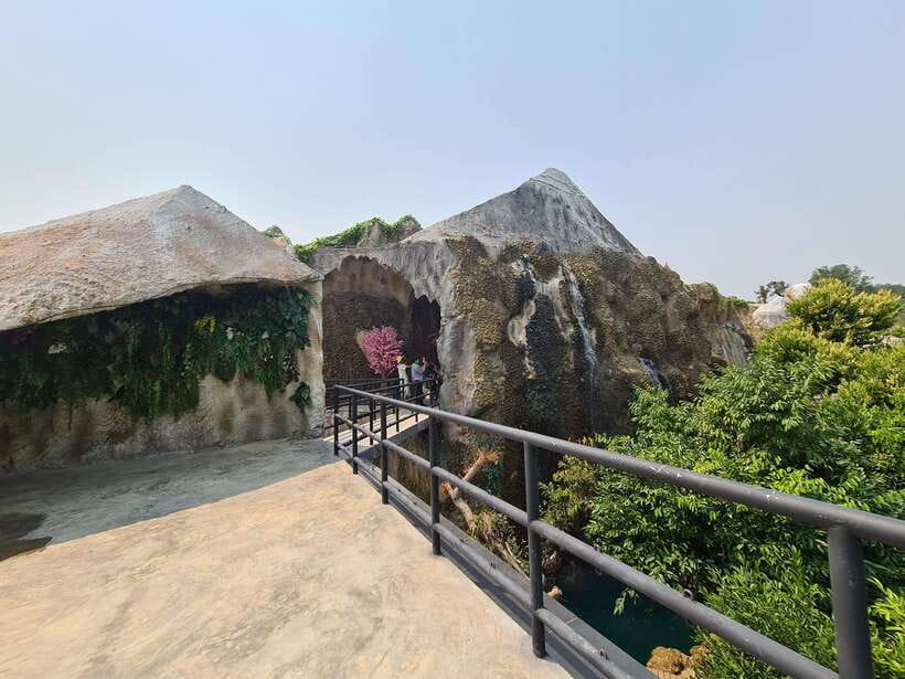 Chiang Mai: Dantewada Land of Angels & Sticky Waterfall Tour - Why this Chiang Mai combo works: one climb, one wonderland