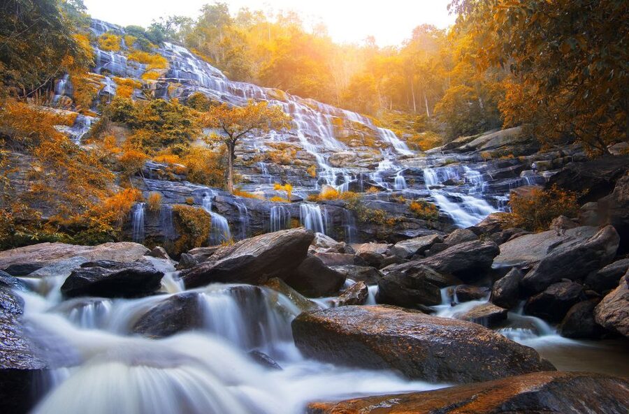 Chiang Mai: Doi Inthanon Highlights Small Group Tour - Thailand’s highest point and the Ang Ka nature trail