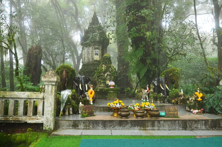 Chiang Mai: Doi Inthanon National Park Private Tour - Twin Royal Pagodas and Grand Pagoda Nabhapolbhumisiri: a standout pause you’ll remember