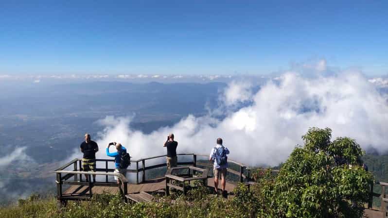 Chiang Mai: Doi Inthanon Park with Kew Mae Pan Hike Day Trip - Twin Pagodas of King Bhumibol and Queen Sirikit: calm, symmetrical, and photogenic