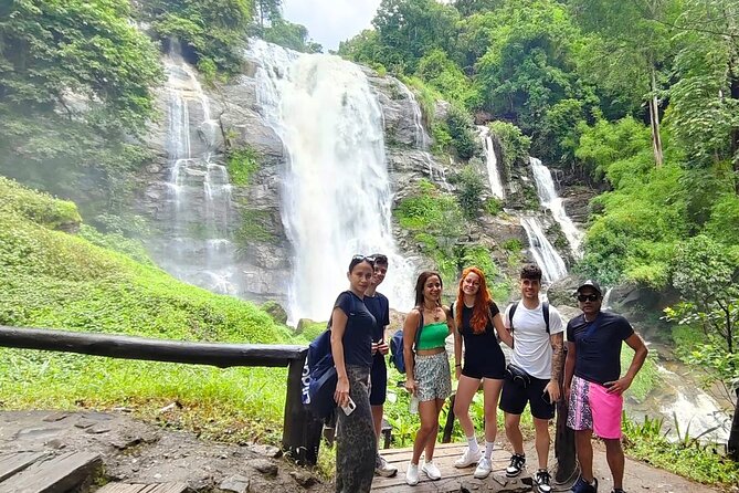 Chiang Mai: Doi Inthanon, Waterfalls, and Hill Tribe Village - King and Queen Pagodas: cultural stop with extra entry