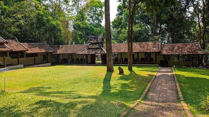 Chiang Mai: Doi Suthep and Wat Pha Lat Temple Evening Tour - English Guide Reality: How to Get the Most From the Storytelling