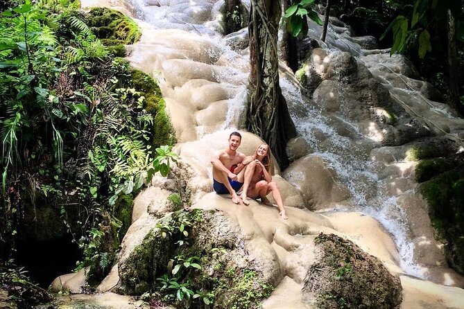 Chiang Mai Doi Suthep Temple and Sticky Waterfall Tour (Private & All-Inclusive) - Old city gates and royal-era temples: quick stops that add texture