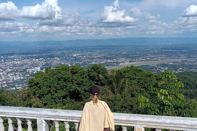 Chiang Mai Doi Suthep Temple and Wat Pha Lat Hike - Stop 1: Wat Pha Lat Monk’s Trail hike (30–45 minutes)