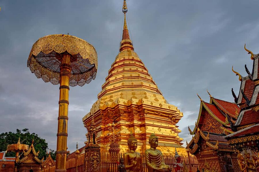 Chiang Mai: Doi Suthep Temple Guided Tour - The Inner Courtyard and the Five-Tiered Golden Parasols