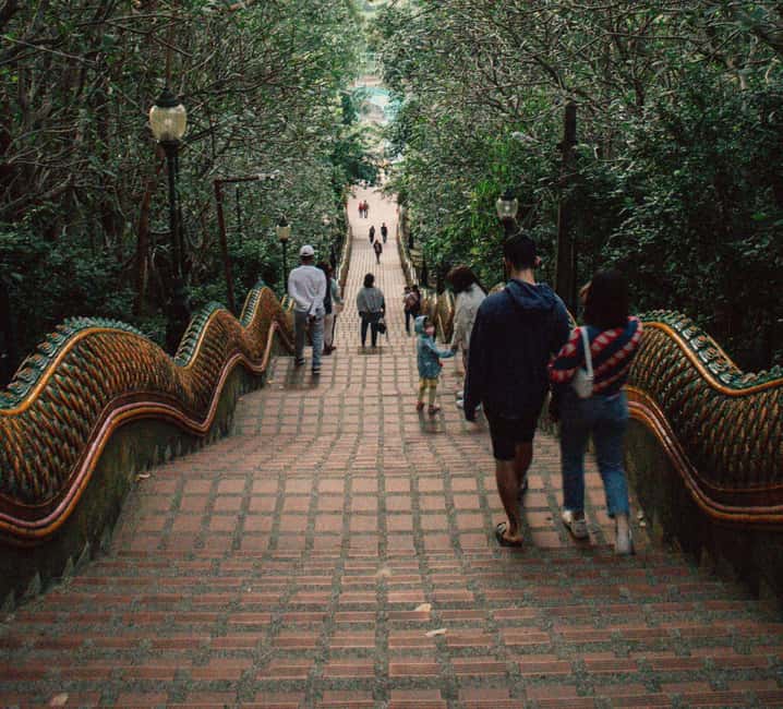 Chiang Mai: Doi Suthep Temple Guided Tour - Pickup and the Scenic Climb from Chiang Mai