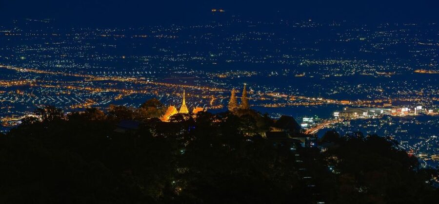 Chiang Mai: Doi Suthep & Wat Umong Twilight Tour with Pickup - Pickup and the timing that makes twilight work