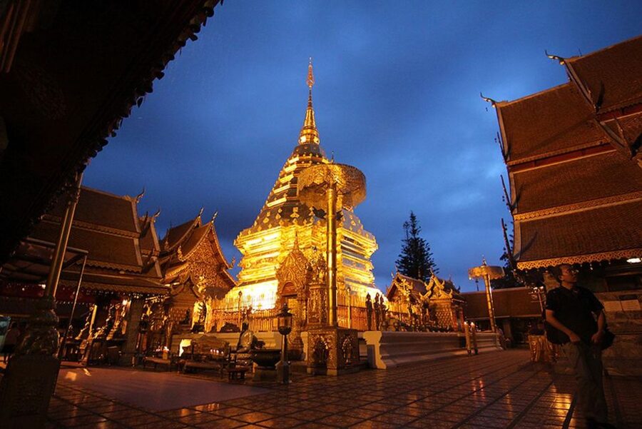 Chiang Mai: Doi Suthep & Wat Umong Twilight Tour with Pickup - Wat Umong by moonlight: tunnels, Lanna art, and a calmer kind of sacred