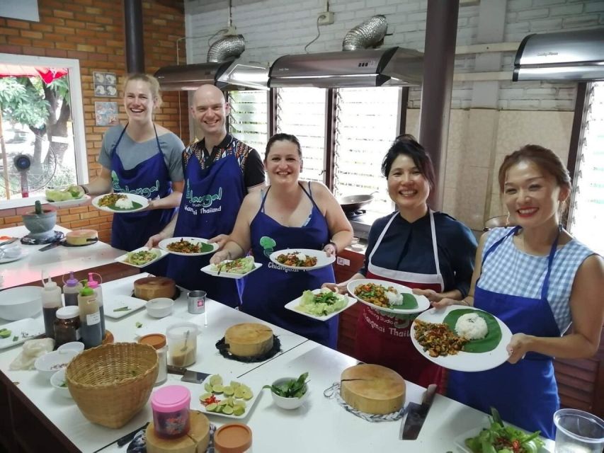 Chiang Mai: Evening Cooking Class and Local Market Visit - Choosing your dishes: Pad Thai, Tom Yum, Som Tam, and curry paste work