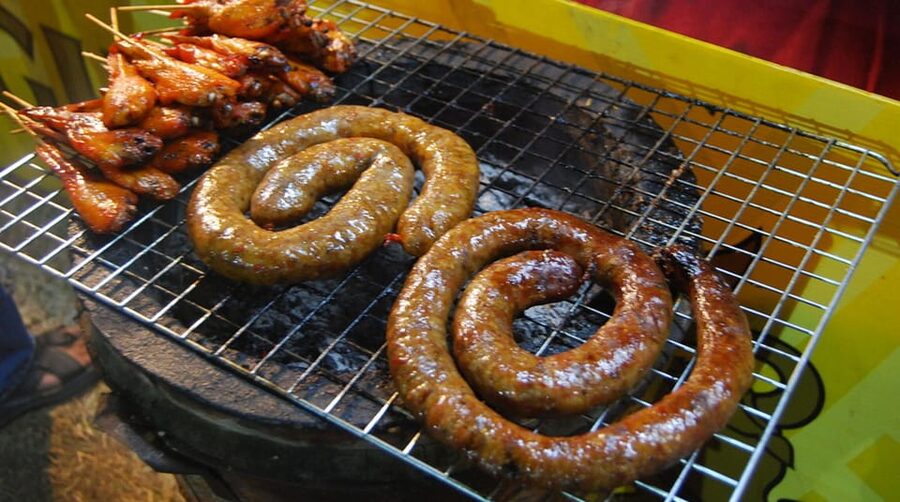 Chiang Mai: Evening Foodie Tour - The tuk tuk nightlife loop: seeing old city energy in motion