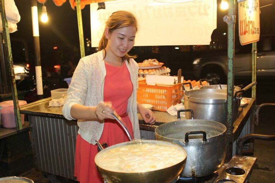 Chiang Mai: Evening Local Street Food Market Tour - Stop One at the First Night Market: From Noodles to Northern Starters