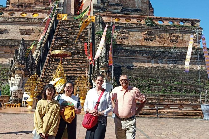 Chiang mai Foodies and Historic Walk - Temple etiquette and smart packing for Chiang Mai mornings