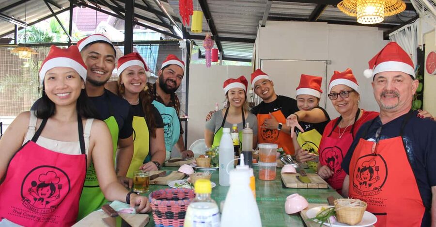 Chiang Mai: Half Day Morning Cooking Class with Market Tour - Hotel pickup within 3 km: easy logistics, one main catch