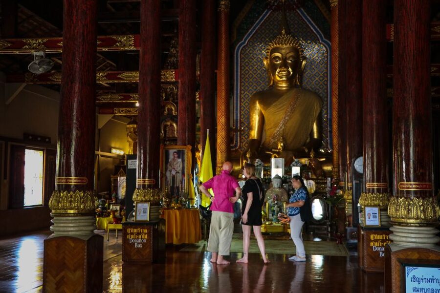 Chiang Mai: Half-Day Old Town Cycling Tour - Lunch and refreshments: included fuel that keeps the pace pleasant