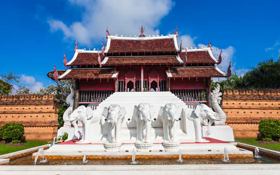 Chiang Mai: Half-Day Private City Tour by Tuk Tuk - Tha Phae Gate Photography and the Lanna Kingdom Feeling