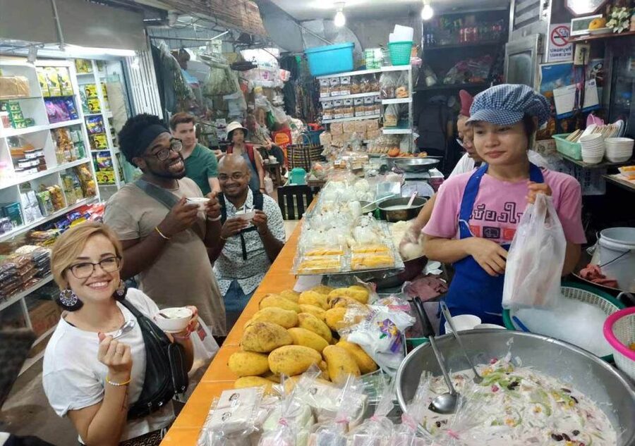 Chiang Mai: History & Mouth Watering Food Tour - Shared group vs private tour: who should choose which?