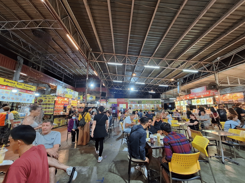 Chiang Mai: Kalare Night Bazaar Boxing Stadium Muay Thai - The Fight Card Flow: What the Night Feels Like as It Builds