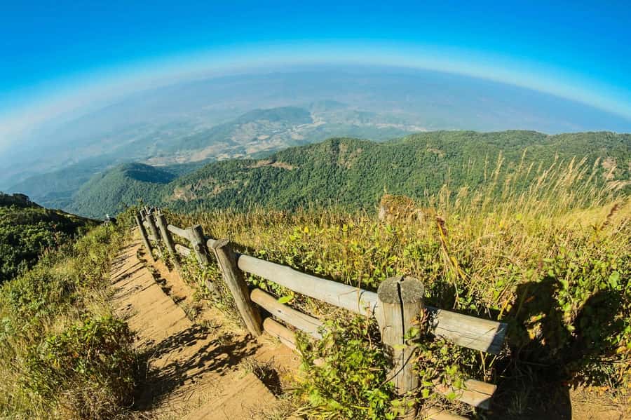 Chiang Mai: Kew Mae Pan Nature Trail & Doi Inthanon Day Trip - The Hmong market stop: practical culture you can actually browse